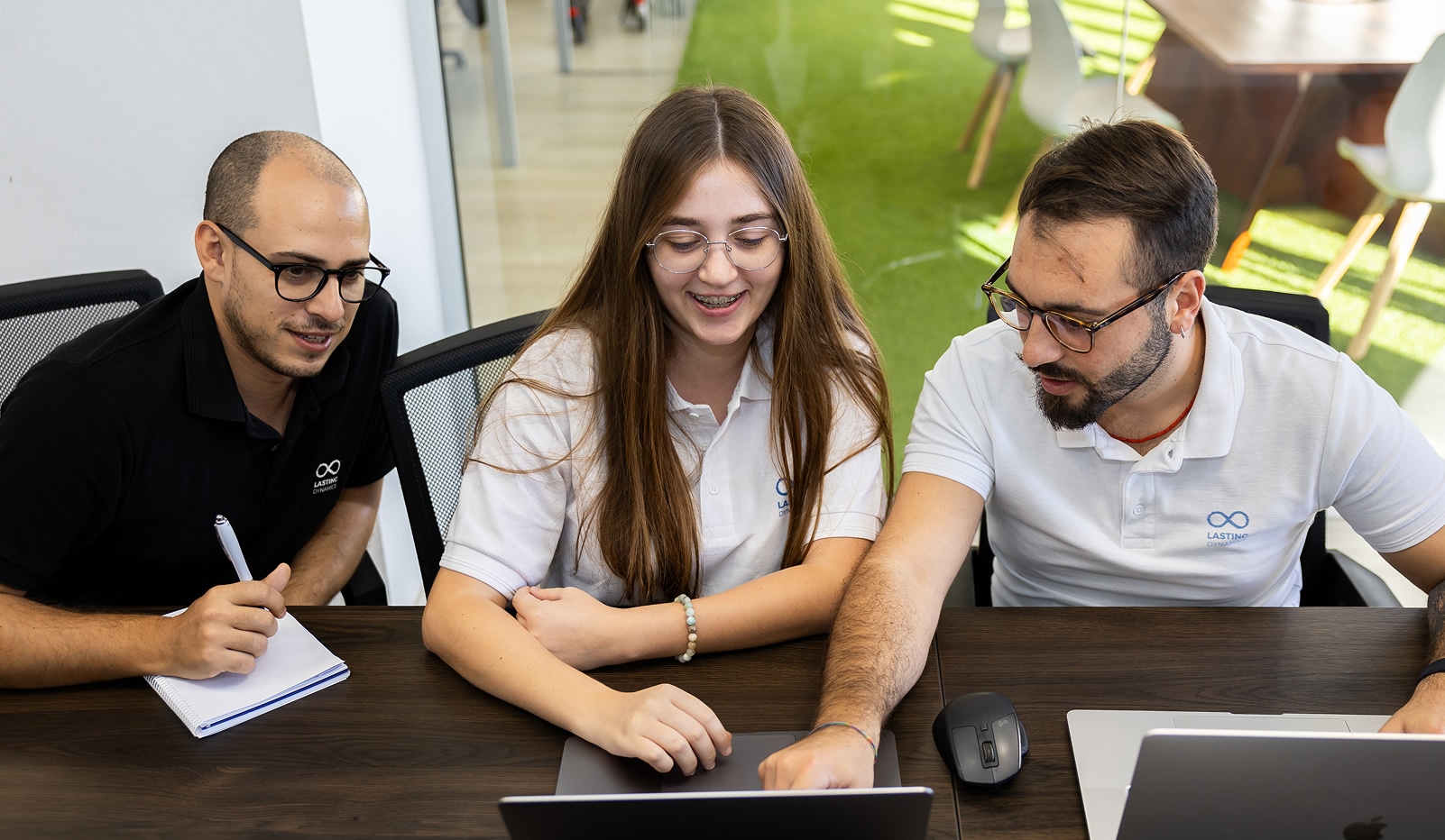 Lasting Dynamics full team photo at the Las Palmas de Gran Canaria headquarters