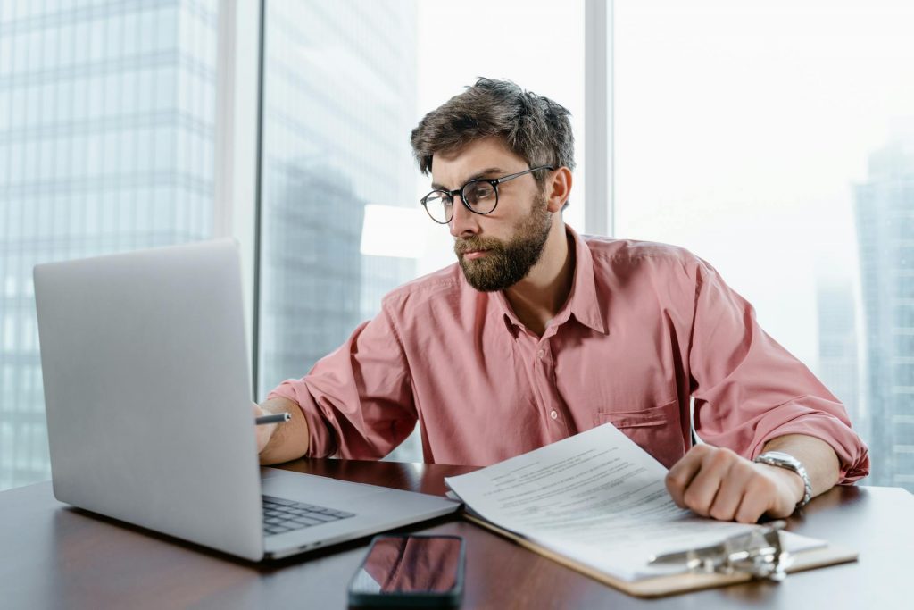 Data analyst internship is gradually becoming more popular as a remote job option.