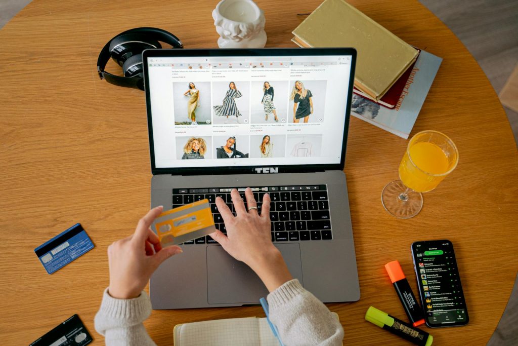 Digital commerce agencies: driving seamless customer experiences.